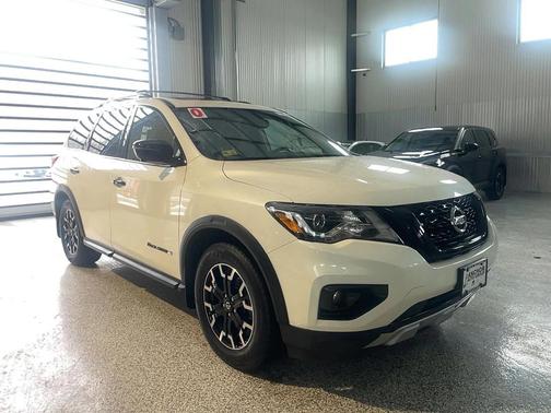 2020 Nissan Pathfinder SL 4WD