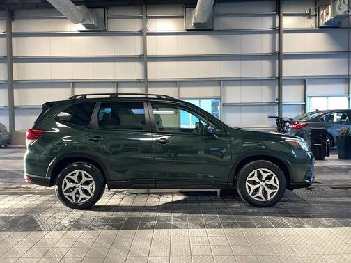 2024 Subaru Forester Premium