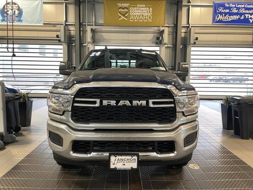 2024 RAM 2500 Tradesman Crew Cab 4x4 6'4' Box