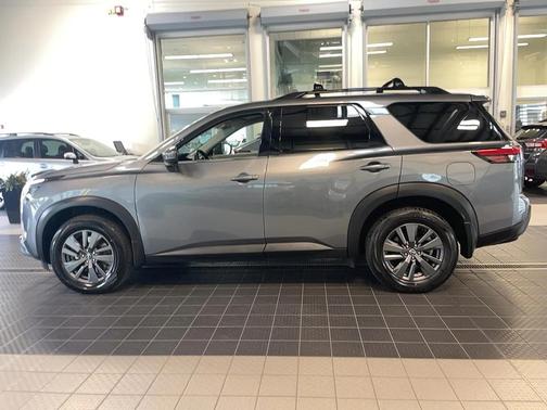 2022 Nissan Pathfinder SV 4WD