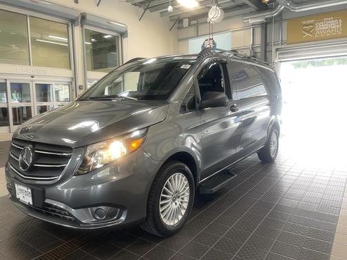 2023 Mercedes-Benz Metris Base