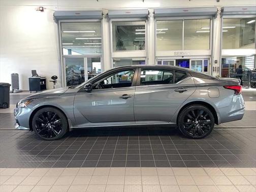 2022 Nissan Altima SR Intelligent AWD