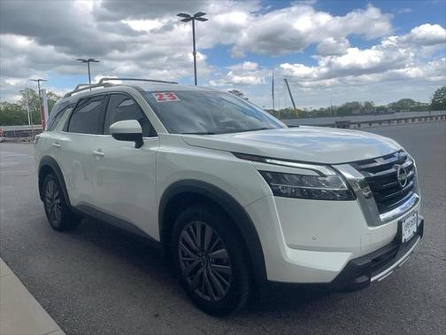 2023 Nissan Pathfinder SL 4WD