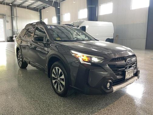 Magnetite Gray Metallic 2023 Subaru Outback Limited