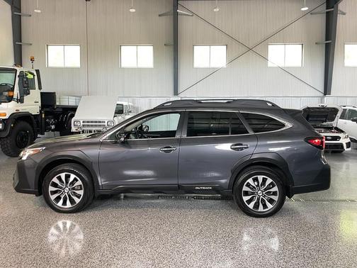 Magnetite Gray Metallic 2023 Subaru Outback Limited
