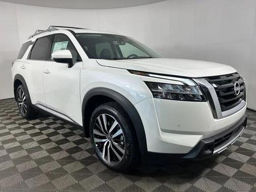 2025 Nissan Pathfinder Platinum 4WD