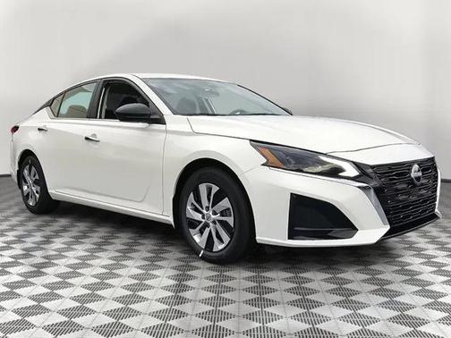 2025 Nissan Altima S FWD