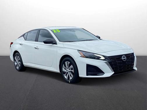 2025 Nissan Altima S FWD