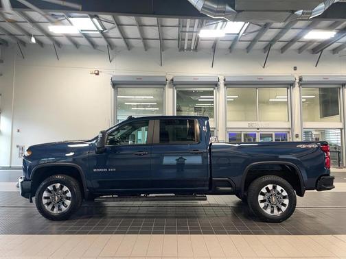 2022 Chevrolet Silverado 2500 Custom