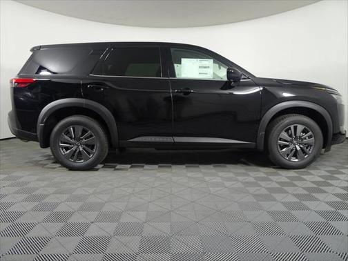 2025 Nissan Pathfinder S 4WD