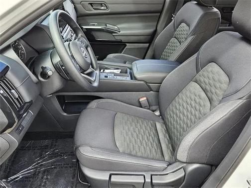 2025 Nissan Pathfinder S 4WD