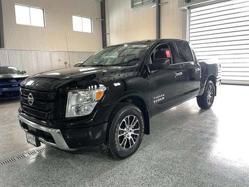 2021 Nissan Titan SV
