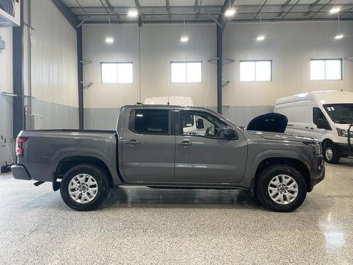 Gun Metallic 2023 Nissan Frontier SV