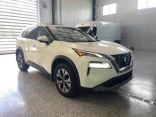 Pearl White Tricoat 2021 Nissan Rogue SV