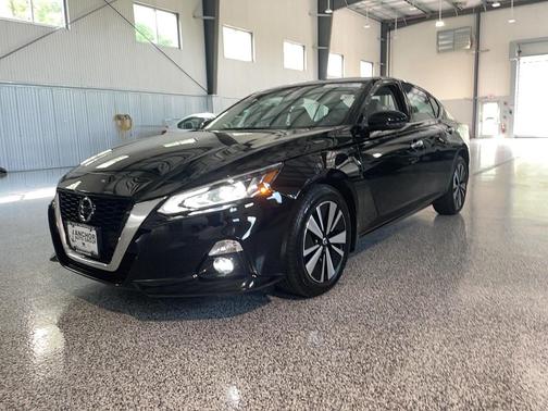 Super Black 2019 Nissan Altima 2.5 SL
