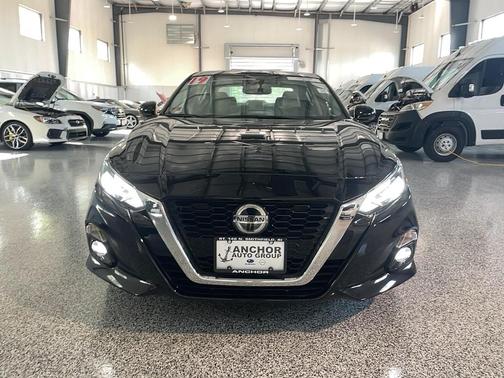 Super Black 2019 Nissan Altima 2.5 SL
