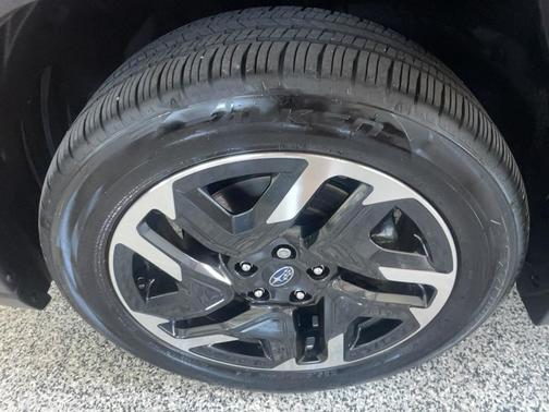 Magnetite Gray Metallic 2025 Subaru Forester Limited