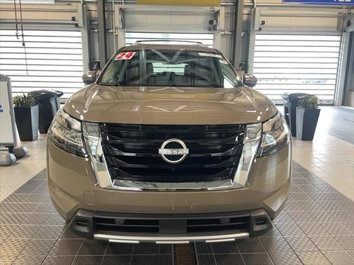 2024 Nissan Pathfinder Platinum 4WD