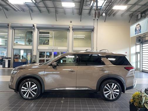2024 Nissan Pathfinder Platinum 4WD