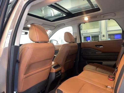 2024 Nissan Pathfinder Platinum 4WD