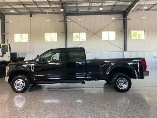 Agate Black 2022 Ford F-350 Lariat