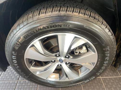 2023 Subaru Ascent Premium 8-Passenger