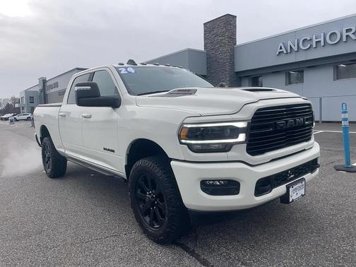 2024 RAM 2500 Laramie Crew Cab 4x4 6'4' Box