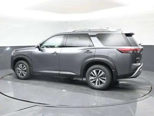 2025 Nissan Pathfinder SL 4WD