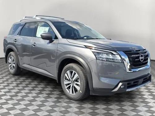 2025 Nissan Pathfinder SL 4WD