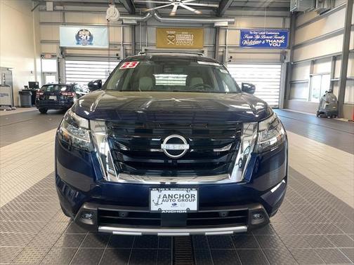 2023 Nissan Pathfinder SL 4WD