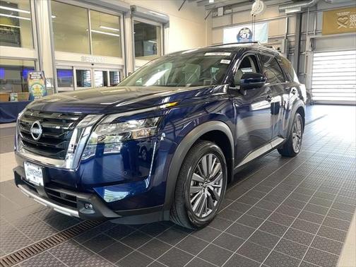 2023 Nissan Pathfinder SL 4WD