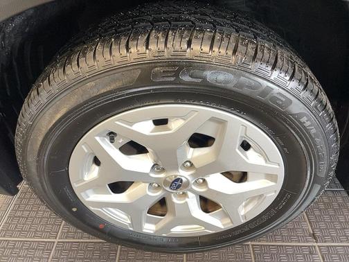 2023 Subaru Forester Base