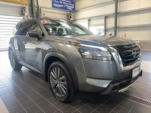 2023 Nissan Pathfinder SL 4WD