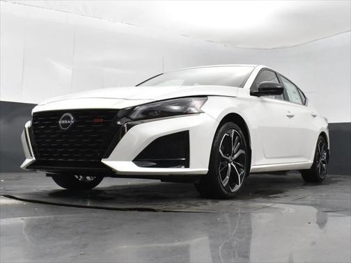 2025 Nissan Altima SR AWD