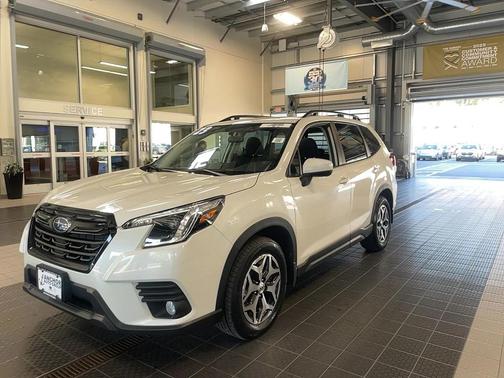 2023 Subaru Forester Premium