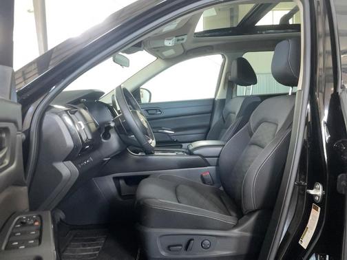 Super Black 2024 Nissan Pathfinder SV 4WD