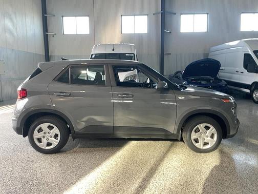 2020 Hyundai VENUE SE