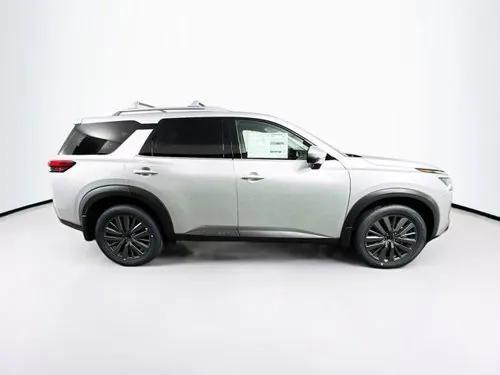 2025 Nissan Pathfinder SL 4WD