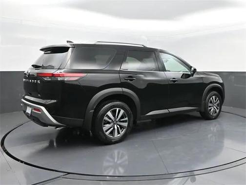 2025 Nissan Pathfinder SL 4WD