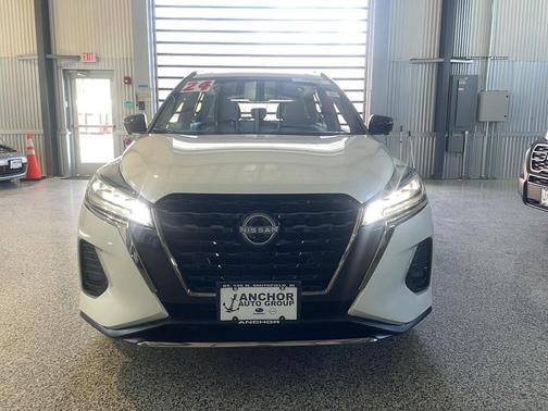 2024 Nissan Kicks SR