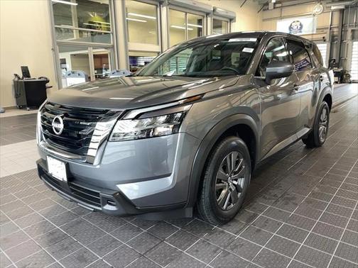 2022 Nissan Pathfinder S 4WD