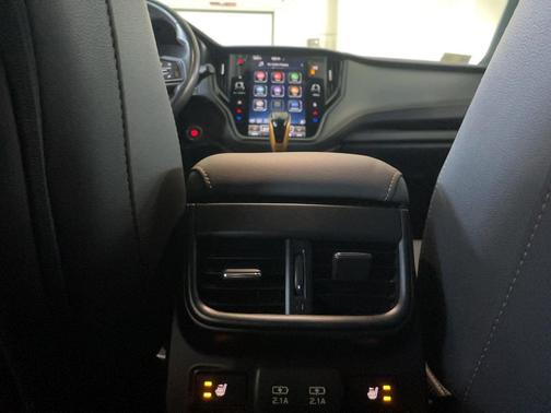 Crystal White Pearl 2022 Subaru Outback Wilderness