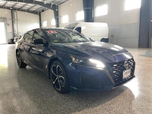 Deep Blue Pearl 2023 Nissan Altima SR Intelligent AWD