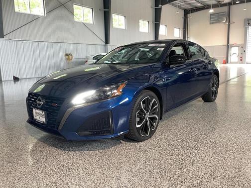 Deep Blue Pearl 2023 Nissan Altima SR Intelligent AWD