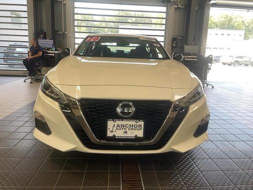 2020 Nissan Altima SR FWD