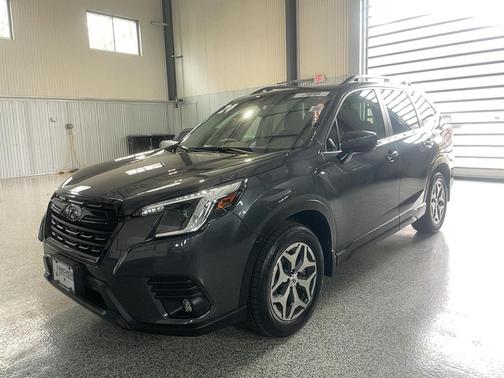 Magnetite Gray Metallic 2024 Subaru Forester Premium