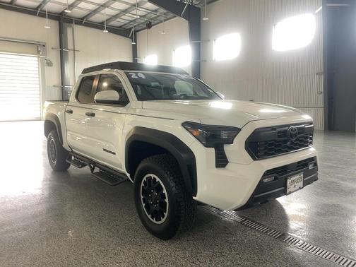 Ice Cap 2024 Toyota Tacoma TRD Sport