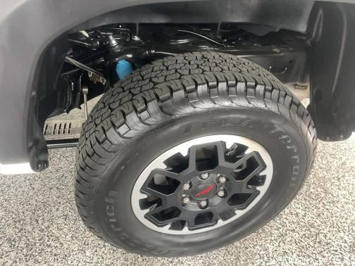 Ice Cap 2024 Toyota Tacoma TRD Sport