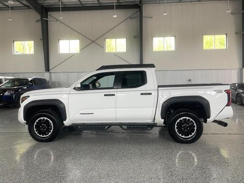 Ice Cap 2024 Toyota Tacoma TRD Sport