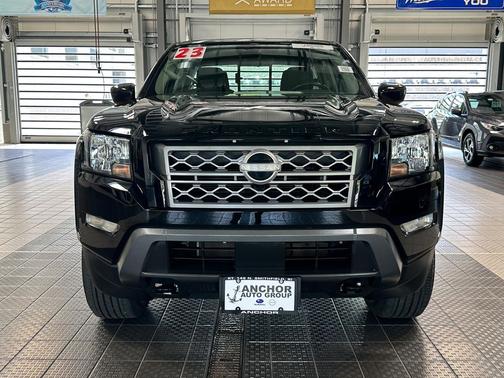 Super Black 2023 Nissan Frontier SV